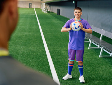 Die Ballkids tragen bei allen Spielen textiltechnisch anspruchsvolle Trikotsätze von Strauss. Das Shooting zur Kampagne fand in Frankfurt statt.