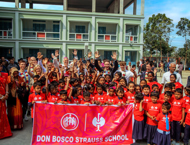 Feierliche Eröffnung: In Kooperation mit der Organisation Don Bosco Mission hat Engelbert Strauss den Bau einer Schule im Nordwesten von Bangladesch realisiert.