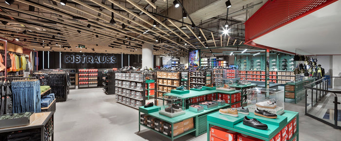 STRAUSS UND BAUHAUS ERÖFFNEN IN WIEN