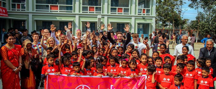 STRAUSS STÄRKT BILDUNG IN BANGLADESCH