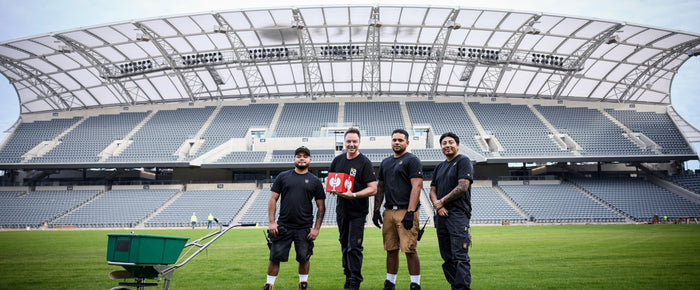 STRAUSS GIBT PARTNERSCHAFT MIT DEM LOS ANGELES FOOTBALL CLUB BEKANNT