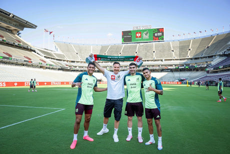 STRAUSS UND DIE MEXIKANISCHEN NATIONALMANNSCHAFTEN SCHLIESSEN PARTNERSCHAFT IN DEN USA