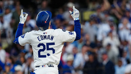 STRAUSS wird offizieller Workwear Partner der Major League Baseball und erster Helm-Sponsor der Baseballgeschichte. Foto: STRAUSS