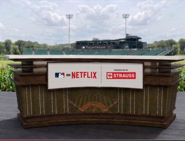 STRAUSS ist Presenting Partner von „MLB at Field of Dreams“ auf Netflix. Foto: STRAUSS