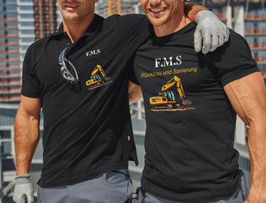Zwei Herren im gleichen Workwear-Look und Branding sind zu sehen. Einer in Shorts, der andere in Bundhose.