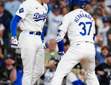 „Der Baseball-Helm zeigt: Der STRAUSS funktioniert weltweit. Markenpräsenz auf Banden, Trikots und Helmen sind vergleichbar mit einem Klingelschild – hier muss in aller Kürze erfassbar sein, wer hier anzutreffen ist“, sagt Markenchef Henning Strauss. Foto: STRAUSS